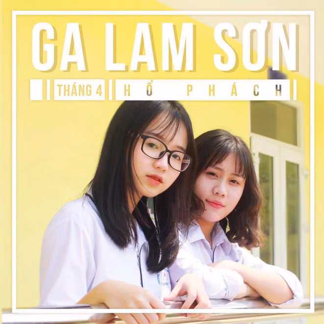 Trước khi nổi tiếng trên MXH, Huyền Minh cũng từng chụp ảnh bìa cho tờ nội san của trường.