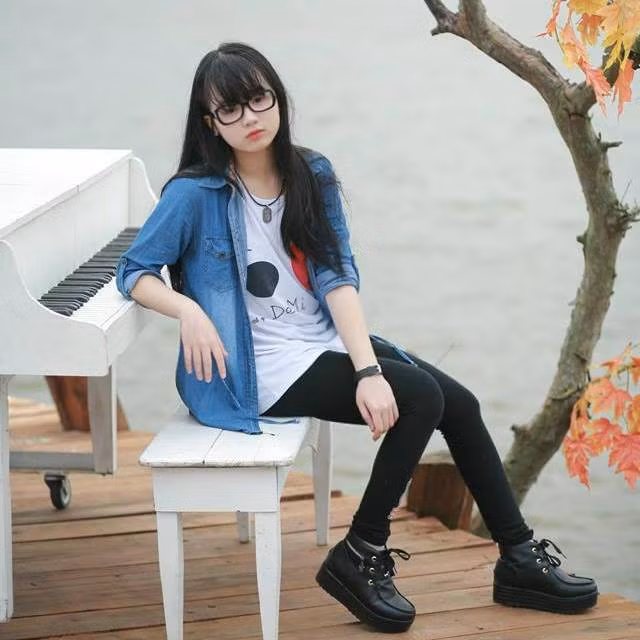 Huyền Minh chia sẻ đây không phải là bức ảnh nhiều like nhất của cô. Bức ảnh hút nhiều lượt like nhất được chụp khi Minh học cấp hai với 1,5 nghìn lượt like.