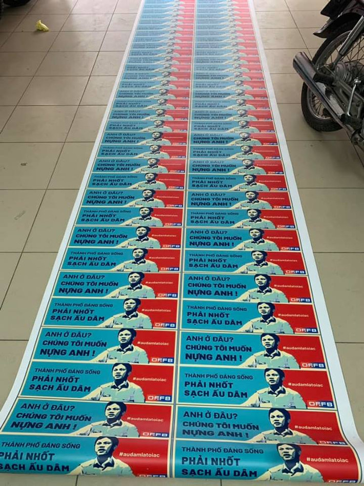 Bước đầu làm việc, Công an quận 4 phối hợp với VKSND quận 4 đã làm việc với ông Nguyễn Hữu Linh. Bước đầu, ông Linh thừa nhận mình uống 1 chai bia trước khi về tới chung cư Galaxy 9 và có hành động dâm ô với bé gái. Tuy nhiên, người này cho rằng hành động của mình với bé gái chỉ là "nựng".