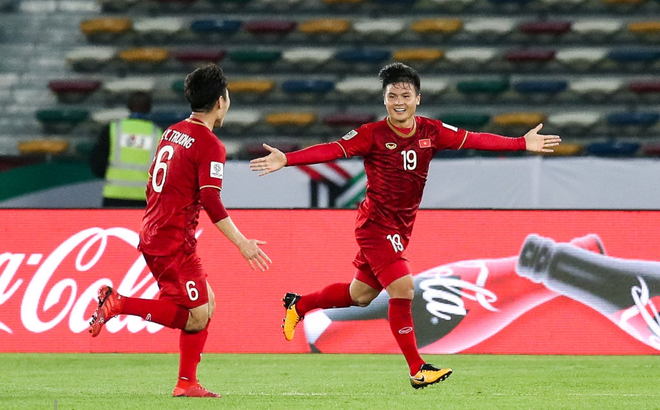 Nhằm tăng tính chính xác cho những quyết định của trọng tài chính tại Asian Cup, VAR bắt đầu được thử nghiệm kể từ vòng tứ kết. Trận đấu đầu tiên được áp dụng đó là giữa Việt Nam và Nhật Bản.