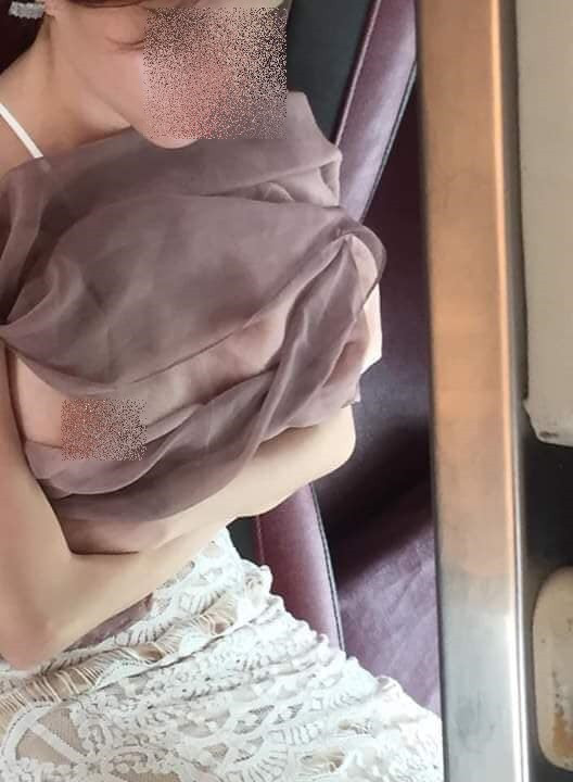 Hiện tại, không rõ cô gái ấy vô tình hay cố ý về sự ăn mặc phản cảm của mình nhưng đa phần các dân mạng đều cho rằng khá khó chịu khi nhìn những bức ảnh này.