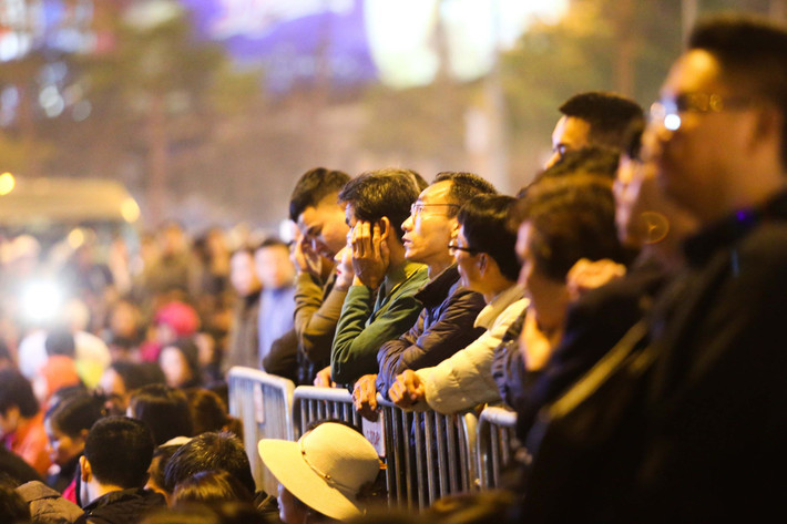Là nơi thực hiện nghi lễ dâng sao giải hạn nổi tiếng ở Hà Nội, chùa Phúc Khánh những ngày đầu năm mới đón rất đông người dân tới lễ Phật, đăng ký giải hạn cho bản thân và gia đình.
