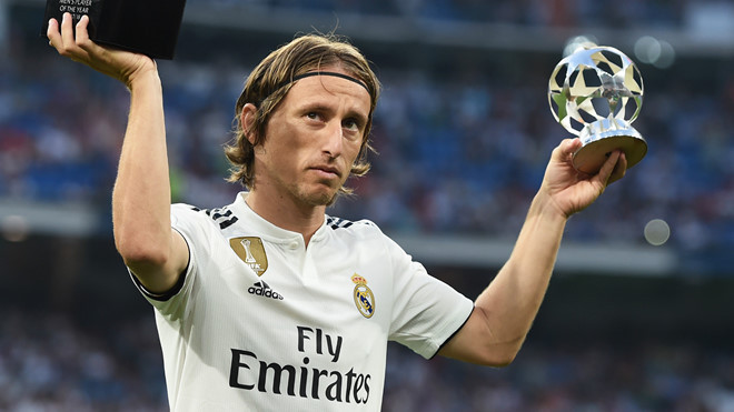 Chuyển nhượng bóng đá từ France Football, chủ tịch Florentino Perez đã chia sẻ: "Modric? Luka là một phần trong ngôi đền huyền thoại của Real Madrid. Anh ấy đại diện cho các giá trị mà câu lạc bộ của chúng tôi đang có và cậu ấy sẽ không đi đâu cả."