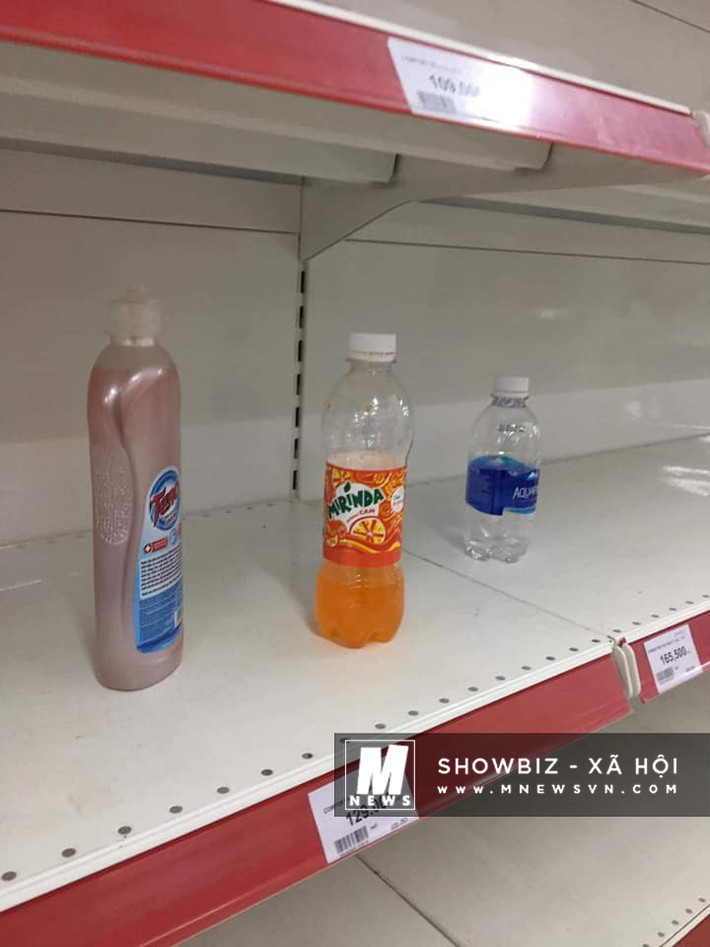 Văn hóa "mua hàng khuyến mãi" từ lâu đã là một chủ đề gây ra khá nhiều tranh cãi, để giành được món hàng tốt cho mình, nhiều người đã không ngần ngại xô đẩy, giẫm đạp lên nhau. Cũng từ đó đã tạo nên vô số hình ảnh không hề đẹp và văn minh.