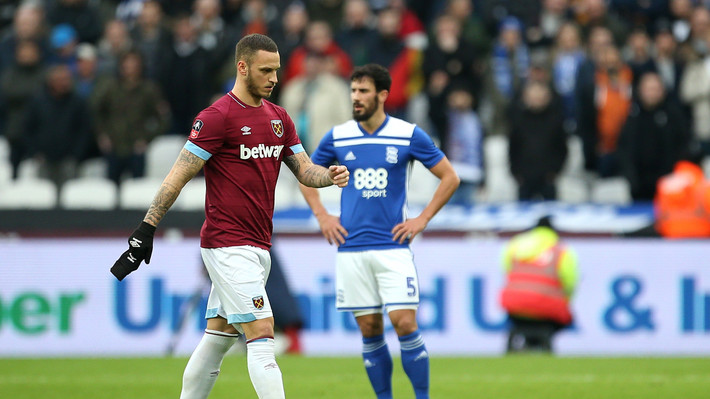 Nhiều tờ báo tại Anh cho rằng Marko Arnautovic ang được liên hệ bởi nhiều đội bóng trong đó có cả Chelsea.