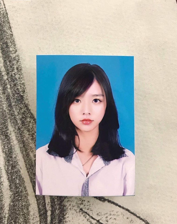 Bên cạnh đó, Phan Hằng cũng chia sẻ thêm, cô nàng đã tìm hiểu nhiều phương pháp về làm đẹp, chăm sóc da cũng như hạn chế ra ngoài trời nắng để cải thiện làn da.