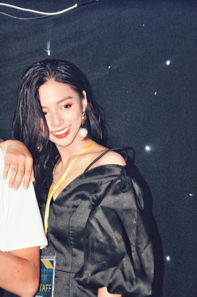 Nhờ kiên trì thay đổi mà hiện tại, Phan Hằng sở hữu nhan sắc xinh đẹp, chứng minh cho câu nói "dậy thì thành công".