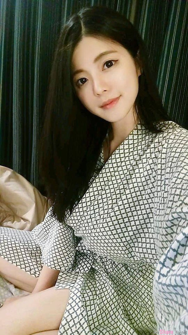 Dù là tiểu thư của xưởng sản xuất và sửa chữa ô tô lớn nhất nhì tại Gia Nghĩa nhưng Nghiên Quân không vì thế mà khoe khoang cuộc sống sang chảnh của mình.