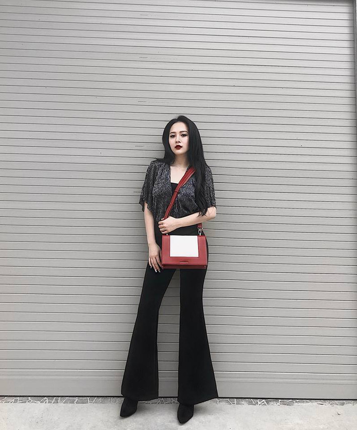 Mỗi lần xuất hiện bên chị họ là Hương Tràm, Dư Hàng My không bị lu mờ, thậm chí còn có phần nhỉnh hơn về nhan sắc.