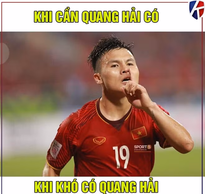 Ảnh chế bóng đá ngày qua xoay quanh chiến thắng của đội tuyển Việt Nam trước Yemen tại Asian Cup 2019. Khi toàn đội gặp khó đã có Quang Hải lên tiếng bằng pha ghi bàn đẳng cấp.