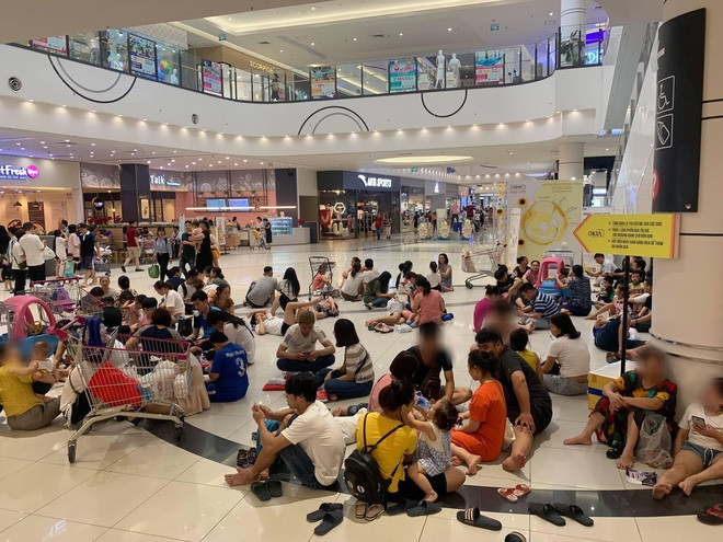 Hình ảnh được ghi nhận tại khu trung tâm thương mại tại Hà Nội.