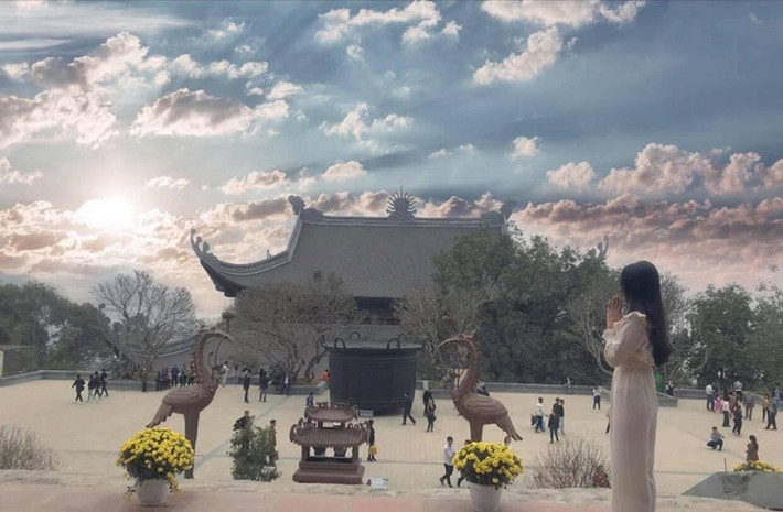 Tuy nhiên, một số cư dân mạng lại cho rằng thực tế ngôi chùa này chưa đẹp đến vậy, bởi vì chùa vẫn đang trong quá trình xây dựng, ngổn ngang vật liệu.