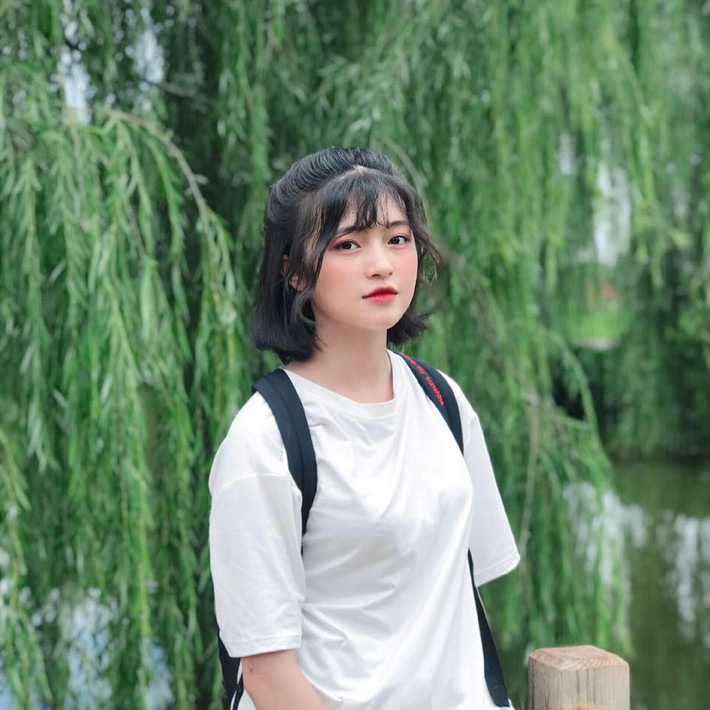 Trước đây khi chưa chuyển về sinh sống ở thành phố Lào Cai thì nhà Hương Ly vẫn làm nông, cô thường xuyên giúp bố mẹ công việc nương rẫy.