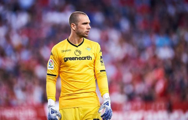 Thủ môn Pau Lopez của CLB Real Betis dự kiến sẽ đến AS Roma vào ngày mai (8/7) cho buổi kiểm tra y tế. Đội bóng chủ sân Olimpico và phía CLB Tây Ban Nha đã đồng ý thỏa thuận 28 triệu euro dành cho thủ thành này.