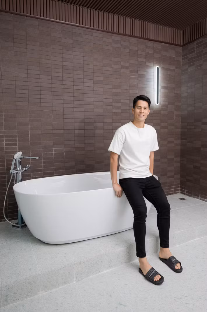 Ở phần bình luận bài đăng, nhiều người hâm mộ vào gửi lời chúc khi trung vệ Đình Trọng liên tiếp nhận tin vui ngày đầu năm mới 2023. Ảnh: FBNV