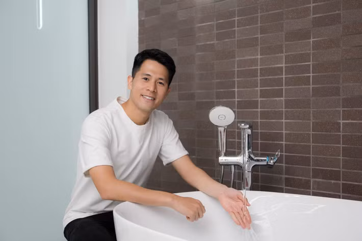 Bồn tắm lớn sang trọng. Ảnh: FBNV