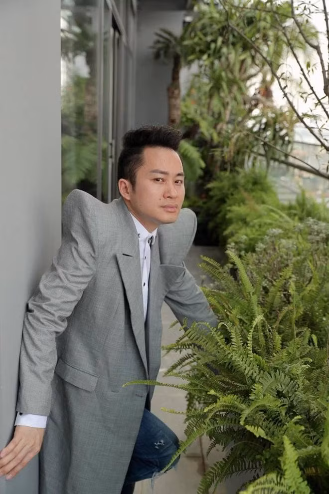 Vợ chồng ca sĩ Tùng Dương hiếm khi chia sẻ cuộc sống đời thường hay khoe khoang tài sản. Tuy nhiên, qua những bức ảnh nam ca sĩ đăng tải trên trang cá nhân, ngôi nhà Tùng Dương và vợ con đang ở cũng được hé lộ. Ảnh: FB Tung Dương