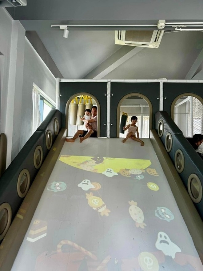 Trong biệt thự, vợ chồng Cường Đô La - Đàm Thu Trang thiết kế hẳn một khu vui chơi dành cho các con. Ảnh: Đời sống pháp luật