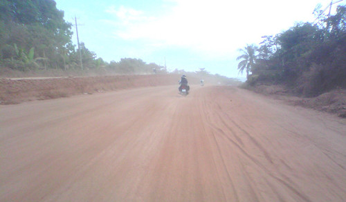 Chủ đầu tư dự án là Công ty cổ phần BOT quốc lộ 13 An Lộc - Hoa Lư đáng lẽ phải hoàn thành dự án từ năm 2013 nhưng tới nay liên tục phá vỡ thời hạn hợp đồng.