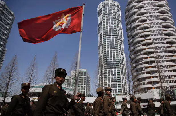 Tháng 4/2017, nhà lãnh đạo Triều Tiên Kim Jong-un chính thức khai trương khu phố mới Ryomyong ở trung tâm Bình Nhưỡng. Ảnh: AP.