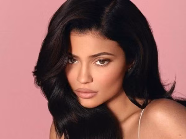 Kylie Jenner đừng vị trí 2.057 trong danh sách 2.153 tỷ phú. Ảnh: Times Now.