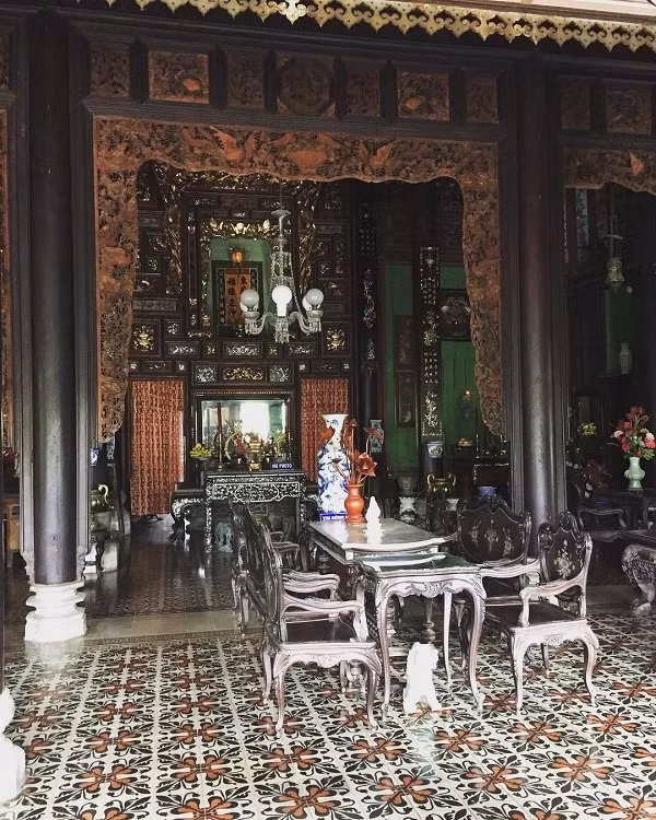 Năm 2009, nhà cổ Bình Thuỷ được Nhà nước công nhận là "di tích nghệ thuật cấp quốc gia”. Ảnh: sưu tầm