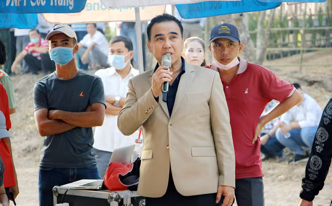 Mới đây, Công ty của vợ chồng MC Quyền Linh vừa chính thức khởi công xây dựng khu Văn hóa tín ngưỡng Giếng Tiên ở huyện Châu Thành, tỉnh Sóc Trăng. Dự án này rộng 10ha và có tổng vốn đầu tư khoảng 200 tỷ đồng. Ảnh: Vietnamnet.