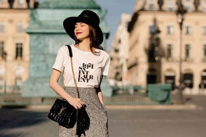 Mỗi lần xuất hiện trước công chúng, nữ ca sĩ luôn trở thành tâm điểm bởi phong cách thời trang đẳng cấp đến từ những thương hiệu cao cấp hàng đầu thế giới như Chanel, Gucci, Dolce&Gabbana, Valentino...Ảnh: FBNV.