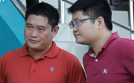 Từ đó, ông Thủy nhanh chóng nổi danh là ông bầu trẻ nhất V-League (khi mới 24 tuổi) và cách tiêu tiền như nước với cả trăm tỷ đồng ném vào thị trường chuyển nhượng.