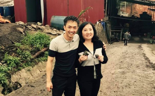 Tuy nhiên, Cường Đô La bất ngờ tuyên bố rời khỏi công ty năm 2018 vì lý do cá nhân. Dù không còn hoạt động trong Quốc Cường Gia Lai nhưng anh vẫn còn nắm giữ 537.500 cổ phiếu QCG, tương đương với tỉ lệ sở hữu gần 0,2%.