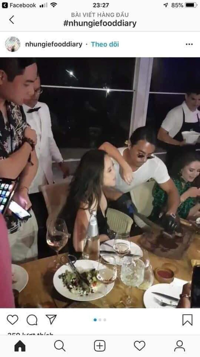 Trên trang cá nhân, Hồng Nhung thường xuyên khoe những bức hình ăn chơi và gặp những người nổi tiếng tại nước ngoài.