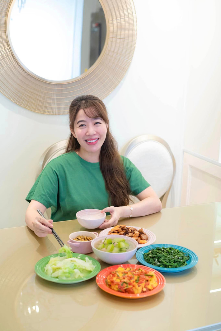 Ngoài công việc truyền hình và chăm sóc con cái, MC Diệp Chi còn là người đam mê nấu nướng.