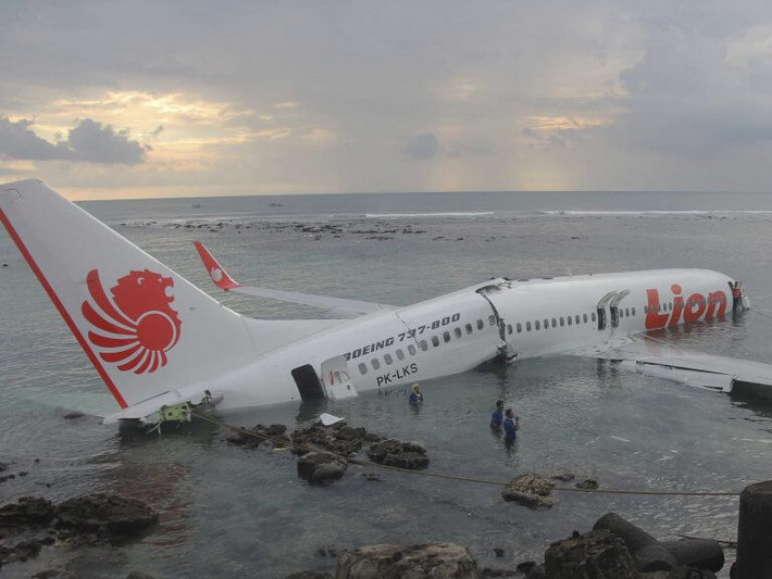 Lion Air được xem là hãng hàng không có độ an toàn tệ nhất trong danh sách với 8 sự cố nghiêm trọng và nhiều trường hợp tử vong khác nhau trong thập kỷ qua.