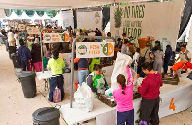 Việc giảm chất thải là một vấn đề cần giải pháp khẩn cấp đối với thành phố tạo ra 12.998 tấn rác mỗi ngày.