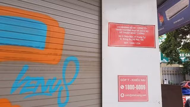 Mặc dù số Hotline có ở các cửa hàng, nhưng cũng không thể liên hệ được với doanh nghiệp này.
