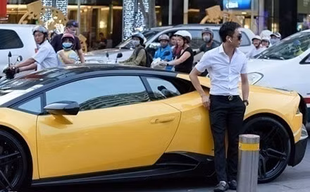 Bộ sưu tập của Cường Đô La đều là những dòng siêu xe tiền tỷ như: Lamborghini Gallardo SE, Lamborghini Gallardo, Ferrari 360 Spider, Ferrari F430, Ferrari F430 Spider, Audi R8, hay chiếc Bentley, Rolls-Royce Phantom, Porsche, Mini Cooper, Porsche 911 GT3... Ảnh: Internet.