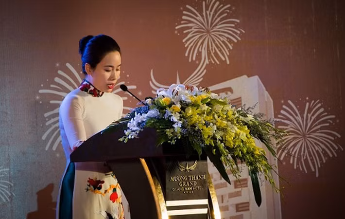 Hiện tại, Hoàng Yến giữ chức vụ Tổng giám đốc Tập đoàn khách sạn Mường Thanh. Ngoài ra, cô còn được cho là người quản lý chính "chuỗi khách sạn tư nhân lớn nhất Việt Nam" với hệ thống 30 khách sạn trên cả nước của Tập đoàn Mường Thanh.