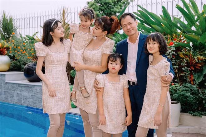 Vào dịp Tết Nguyên đán 2020, gia đình Vũ Thu Phương đã chuyển sang căn biệt thự mới tậu ở TP HCM để đón năm mới. Ảnh: Helino.