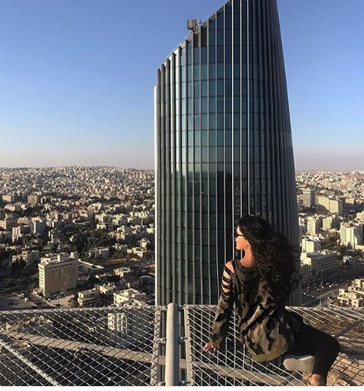 Jordan là một nước nhỏ với nguồn tài nguyên thiên nhiên hạn chế nhưng nền kinh tế đã có sự tiến bộ lớn kể từ khi bắt đầu thành lập quốc gia. Và hội con nhà giàu Jordan cũng có cuộc sống "sanh chảnh" không kém bất cứ nước nào trên thế giới.