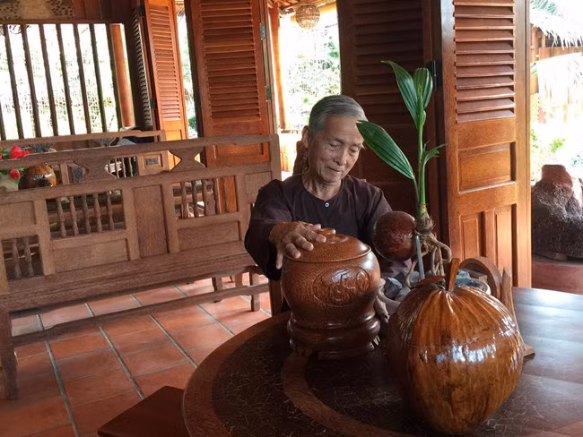 Để có được ngôi nhà độc đáo này, vợ chồng ông Thưởng phải mất khoảng 10 năm lên ý tưởng và hoàn thiện. Ảnh: Baodansinh.