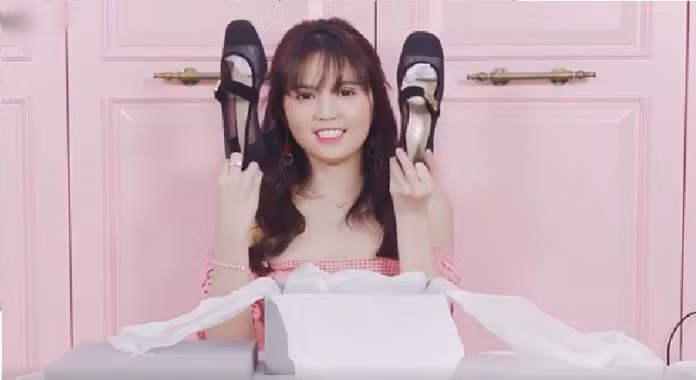 Nhiều món đồ khác như giày dép, quần áo, ước tính tổng giá trị lên tới hơn 3 tỷ đồng. Ảnh: Vietnamet.