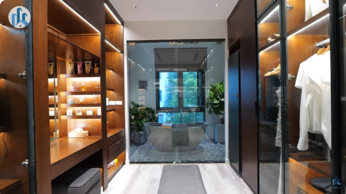 Phòng thay đồ không khác cửa hàng thời trang. Ảnh chụp màn hình NhaF