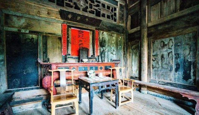 Hiện tại, sau khi được chính quyền cho người tân trang lại, ngôi nhà gỗ đã được liệt vào danh sách cổ vật thuộc Bảo tàng Văn hóa Lâm nghiệp Hồ Bắc, thu hút đông đảo du khách đến tham quan mỗi năm. Ảnh: 163