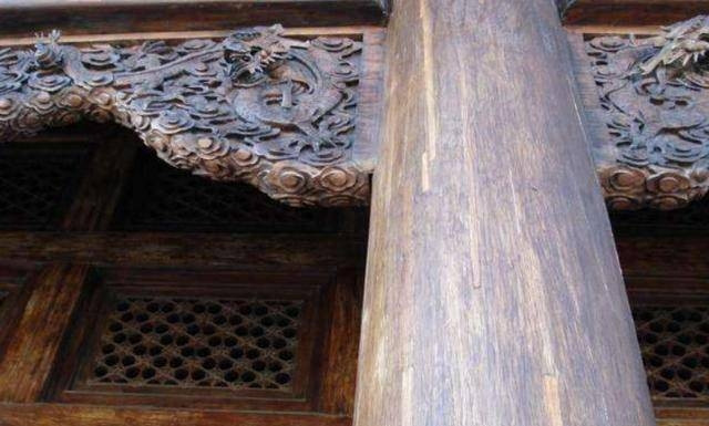 Nhìn từ bên ngoài, căn nhà không có gì đặc biệt, tương đối cũ kỹ. Ảnh: 163