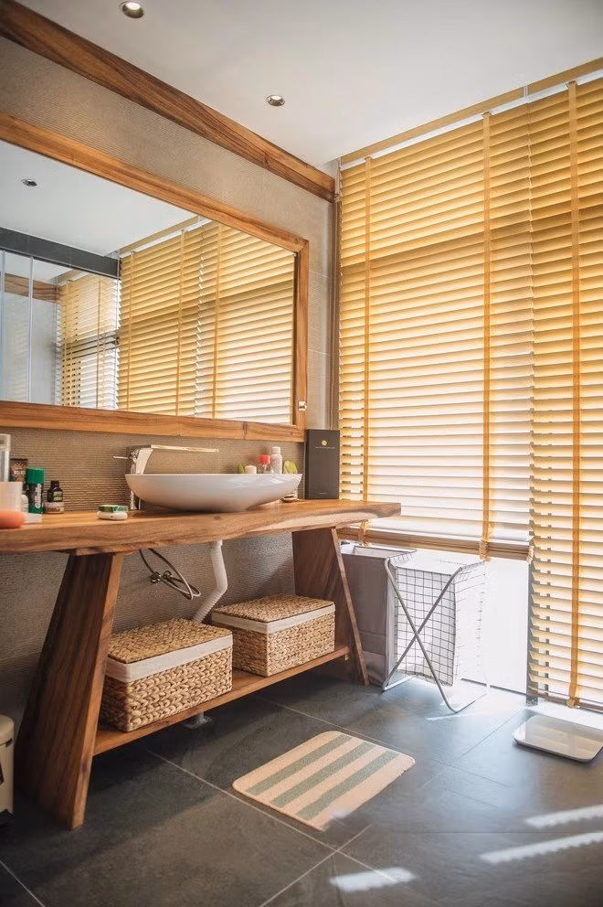 Không gian phòng tắm sang trọng như resort. Ảnh: FBNV