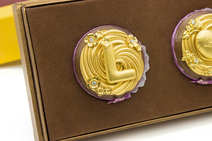 Hộp chocolate mạ vàng 24k thiết kế đẹp mắt, tinh tế với giá khoảng vài trăm nghìn đồng cũng luôn đắt khách trong ngày Valentine. Ảnh: Internet.