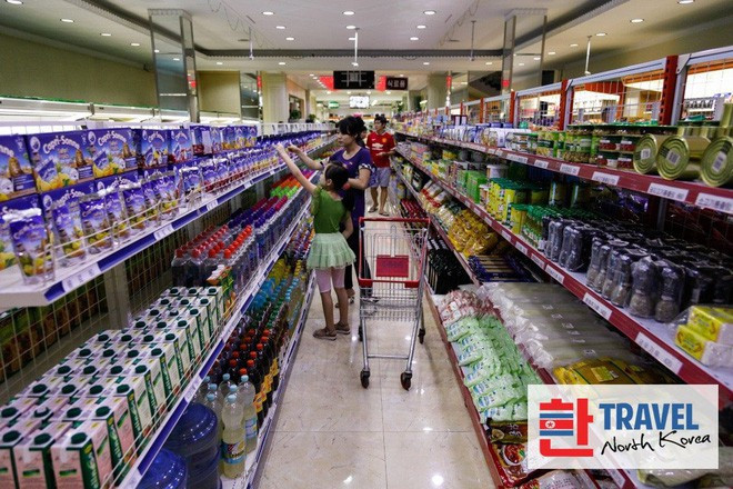 Tại đây, khách hàng có thể tìm thấy các sản phẩm làm đẹp, thiết bị điện tử bao gồm cả tivi và điện thoại thông minh Arirang được sản xuất tại địa phương. Ảnh: Travel North Korea.