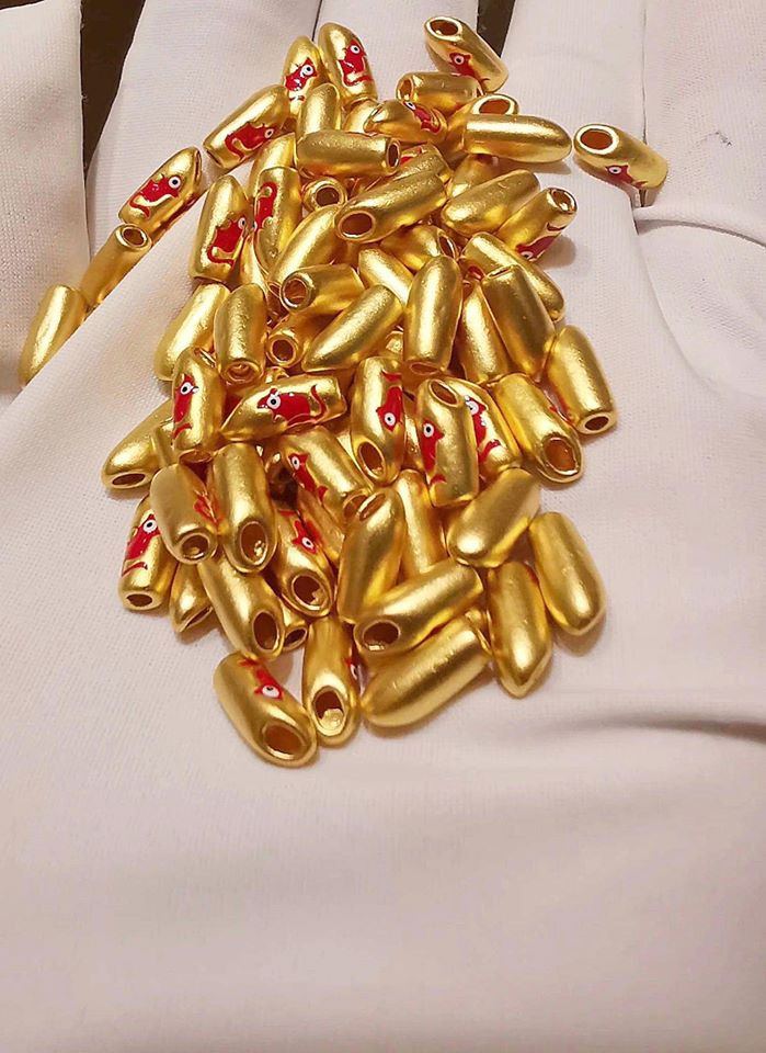 Chia sẻ trên Vietnamnet, bà Bùi Hồng Tâm, Tổng giám đốc thương hiệu vàng phong thuỷ Ancarat cho biết, khoảng 20.000 sản phẩm hạt gạo vàng trơn được tung ra dịp này. Ảnh: Facebook.