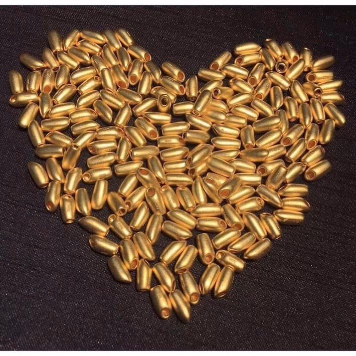 Với ý nghĩa đó, hạt gạo vàng lên cơn sốt trước ngày Vía Thần Tài. Ảnh: Facebook.