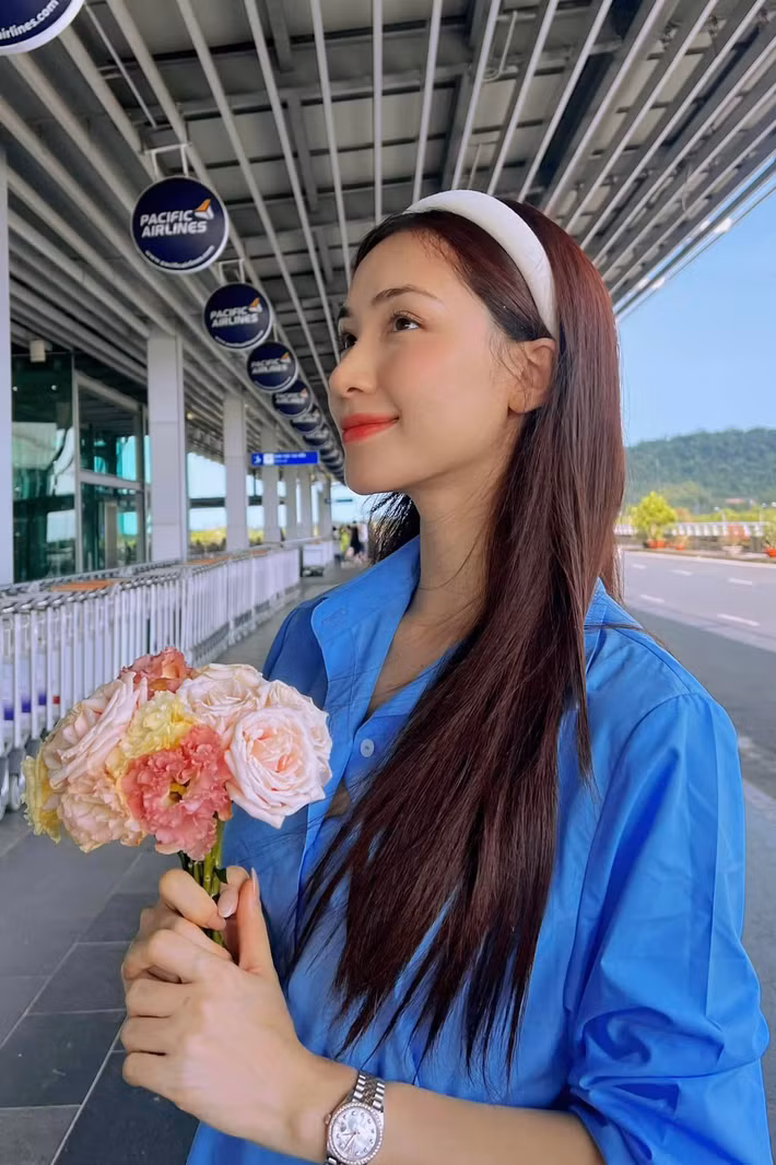 Trưởng thành từ chương trình Học viện ngôi sao 2014, đến nay Hòa Minzy đã có sự nghiệp thăng hoa và chỗ đứng nhất định trong làng giải trí. Hoà Minzy cũng được nhiều người hâm mộ bởi sự chăm chỉ, nỗ lực không mệt mỏi. Ảnh: FBNV